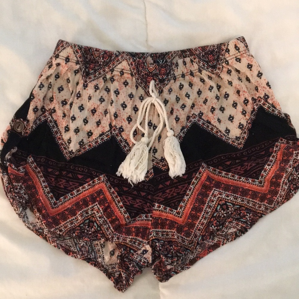 Windsor tribal pattern shorts